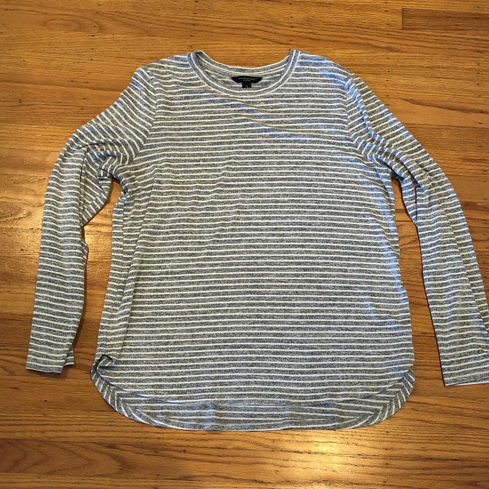 Banana Republic Gray & White Striped Long Sleeve Crewneck Top